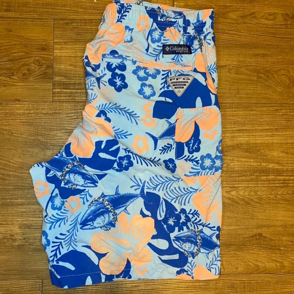 COLUMBIA SHORTS